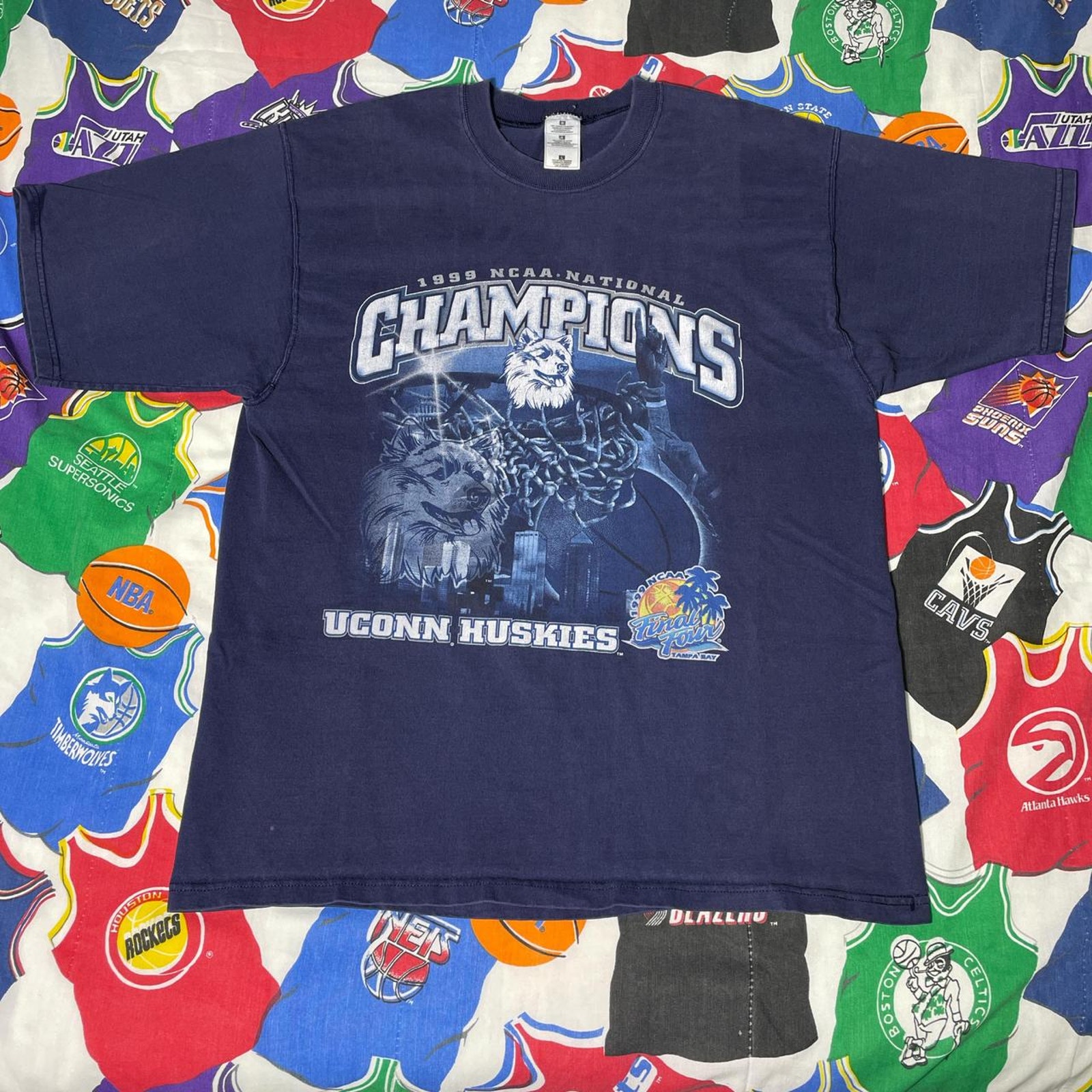 Vintage 1999 Ncaa Uconn Huskies Final Four Championship Basketball Tee
